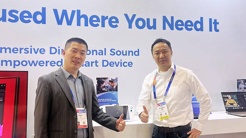 One 搭载清听声学定向扬声器聚音屏技术PP电子CES 2025 腾讯游戏掌机3D(图4)